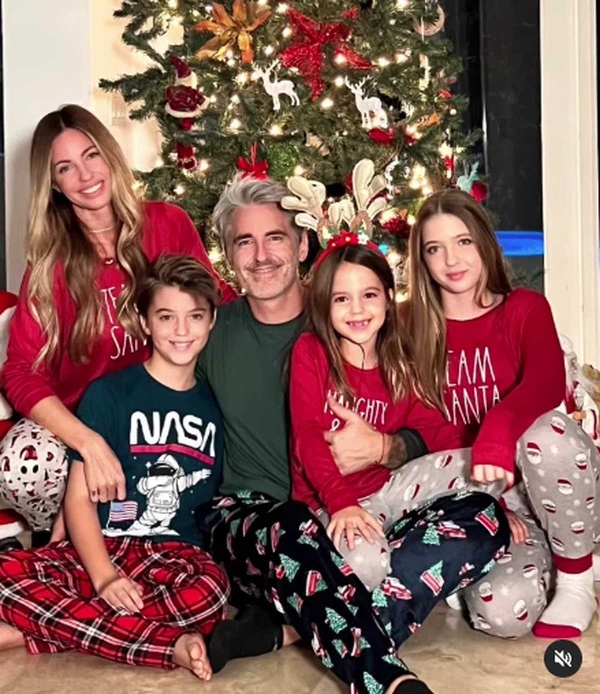 Rocío Guirao Díaz y Nicolás Paladini junto con sus tres hijos, Aitana Indio y Roma. Rocío Guirao Díaz y Nicolás Paladini junto con sus tres hijos, Aitana Indio y Roma.
