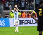 Lionel Messi llegó a los 100 goles anotados con la camiseta de la Selección Argentina. Lionel Messi llegó a los 100 goles anotados con la camiseta de la Selección Argentina.