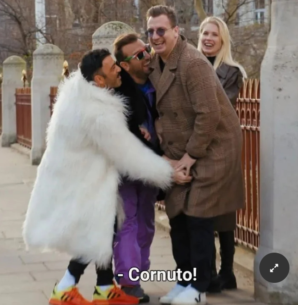 Maxi López fue “sorprendido” por Pio D’Antini y Amedeo Grieco, los conductores de Emigratis.