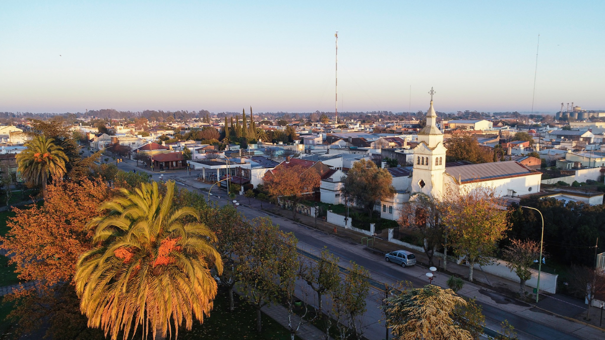 Un pequeño pueblo bonaerense con dunas y bahías ideales para conectar con la naturaleza en una escapada
