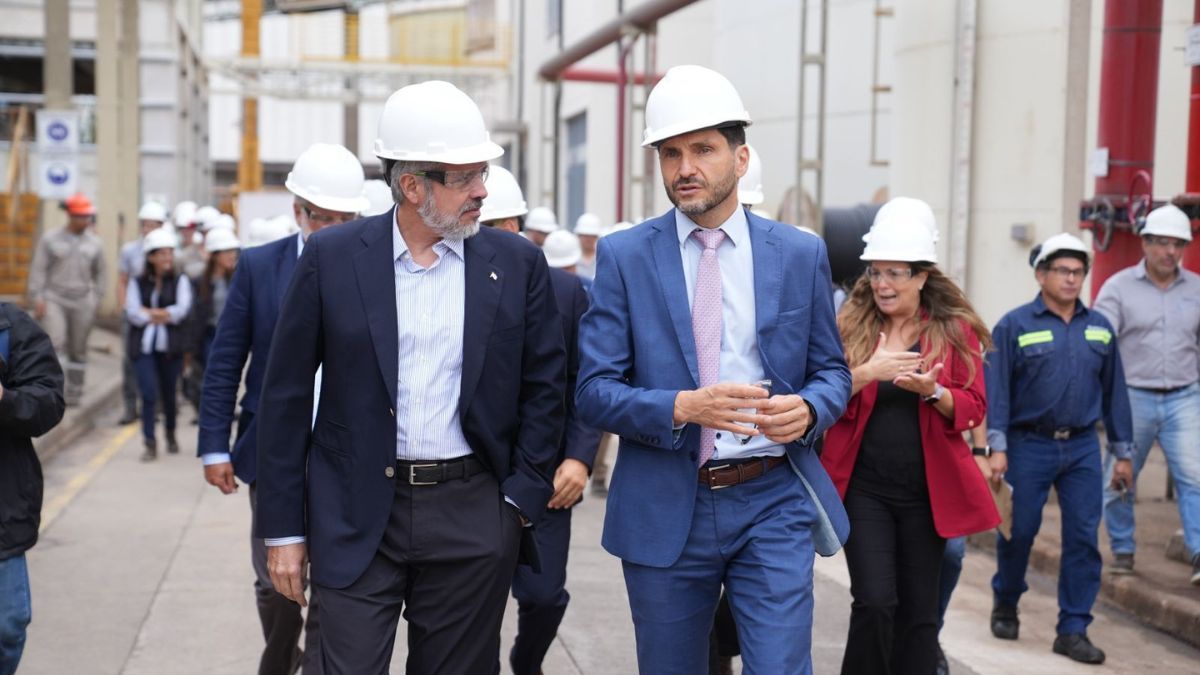 El gobernador participó este lunes de la presentación de maquinaria que ampliará la capacidad de molienda de Molinos Agro en la ciudad de San Lorenzo.