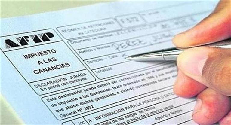 Presupuesto: trabajadores y jubilados pagarán más por Ganancias