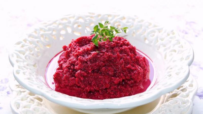 Cómo hacer jrein casero: la receta tradicional judía con remolacha y rábano picante