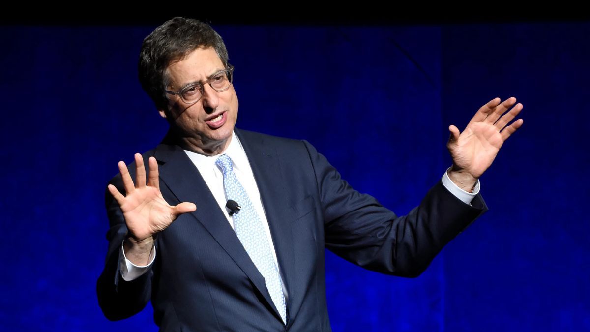 Tom Rothman, jefe de Sony, propuso una reforma en la experiencia de ir al cine para competir contra el streaming. Tom Rothman, jefe de Sony, propuso una reforma en la experiencia de ir al cine para competir contra el streaming.