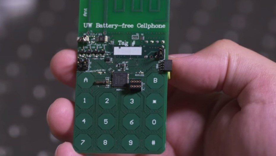 Un proyecto universitario se convirtió en el primer teléfono móvil sin batería