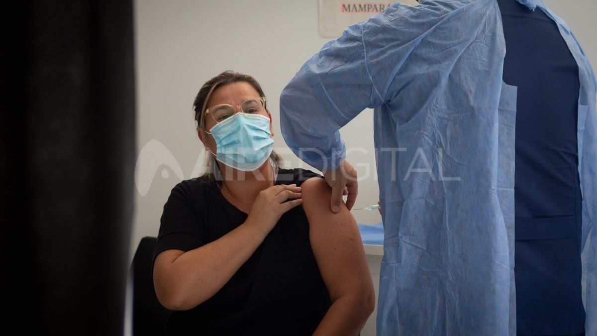 La mayoría de los vacunados en la primera etapa tuvieron solo efectos adversos leves.&nbsp;