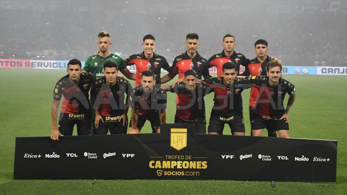 El conjunto dirigido por Domínguez cayó sin atenuantes ante River.