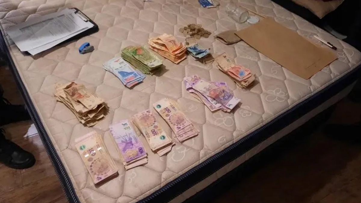 Al llegar personal policial e ingresar al inmueble encontró a un adolescente de 13 años en una crisis de nervios