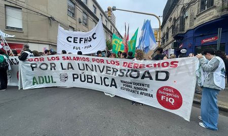 Aire de Santa Fe | santa fe marcha universitaria 2.jpg