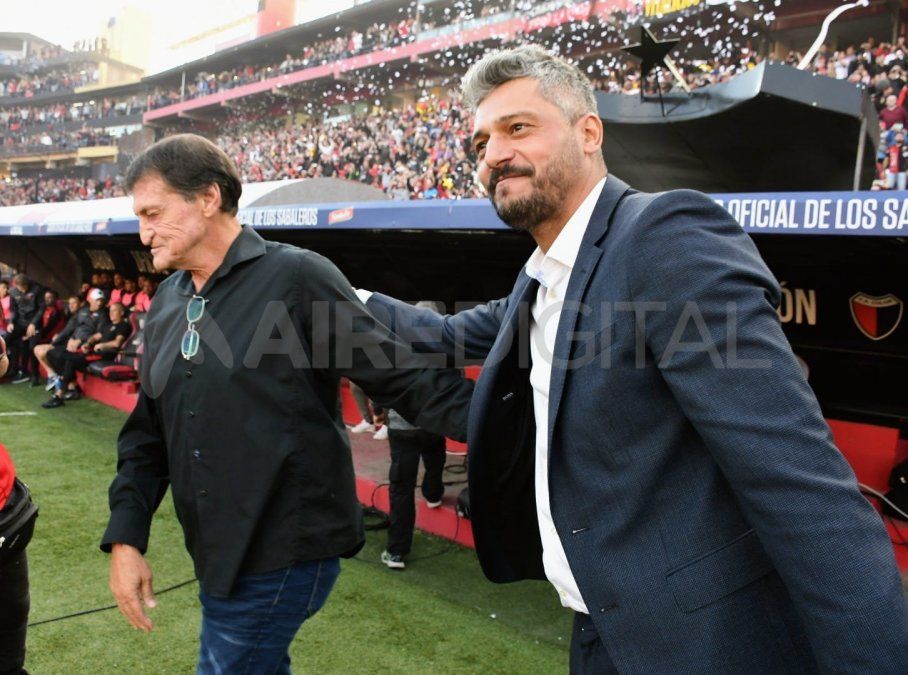 Julio César Falcioni, DT de Colón, y Gustavo Munúa -de Unión- se enfrentaron por primera vez en sus carreras.