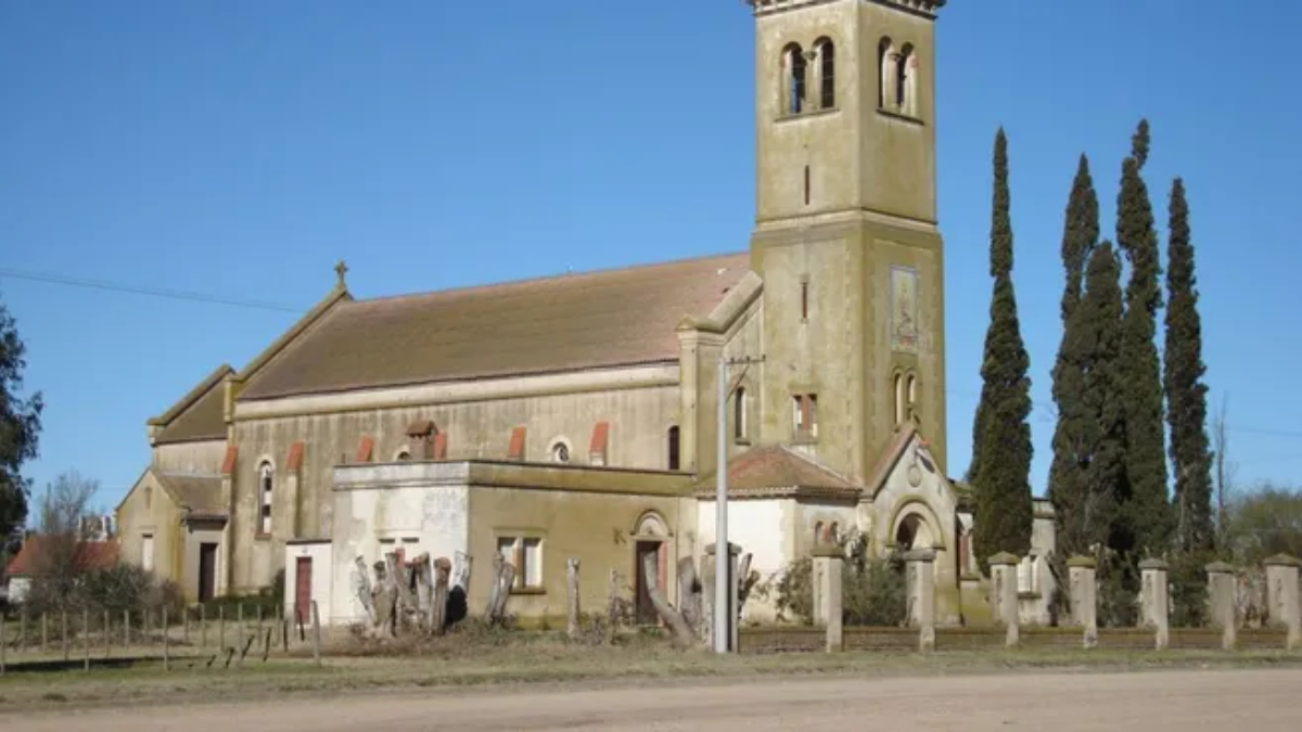 Ubicada al sur de la provincia de Buenos Aires, se destaca Indio Rico, un pequeño destino reconocido como Pueblo Turístico en 2017. Ubicada al sur de la provincia de Buenos Aires, se destaca Indio Rico, un pequeño destino reconocido como Pueblo Turístico en 2017.