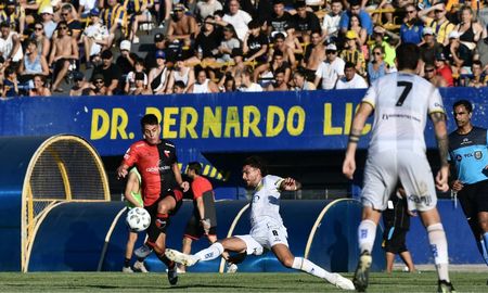 Colón y Atlanta igualaron 0 a 0 por la segunda fecha de la Primera Nacional. Colón y Atlanta igualaron 0 a 0 por la segunda fecha de la Primera Nacional.