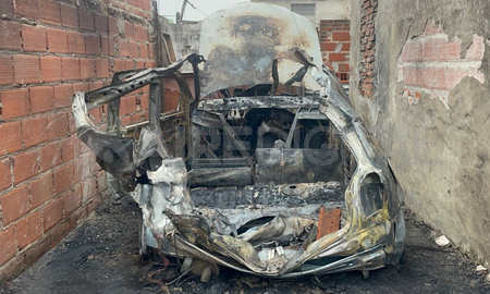 Santa Fe: se prendió fuego un auto Santa Fe: se prendió fuego un auto