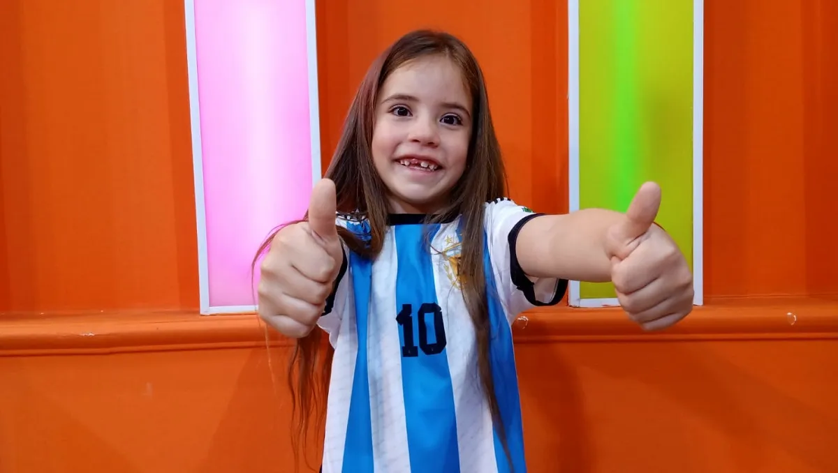 Janna, una nena de 7 años, de San Juan, grabó una canción para Lionel Messi a días del Mundial de Qatar 2022.