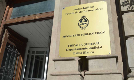 Bahía Blanca: condenaron a 11 años a un hombre por el abuso de la hija de su pareja. Bahía Blanca: condenaron a 11 años a un hombre por el abuso de la hija de su pareja.