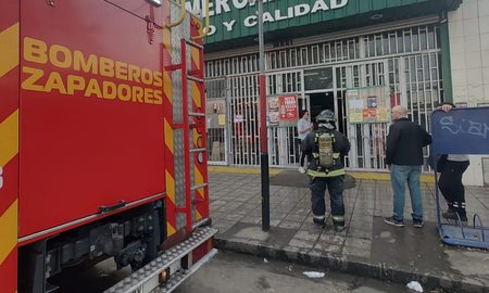 Un incendio en la planta alta de un supermercado alertó la siesta en el sur de la ciudad. Un incendio en la planta alta de un supermercado alertó la siesta en el sur de la ciudad.