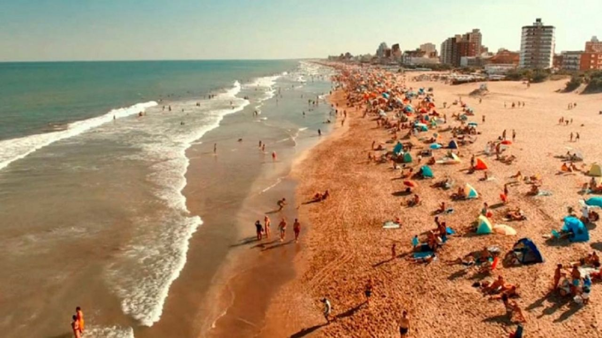 Cómo planificar un día de playa en la costa atlántica y cuidar el bolsillo