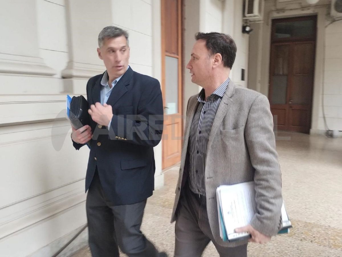 Pablo Olivares -junto con el senador Lisandro Enrico- forma parte del equipo que lleva adelante el proceso de transición en Santa Fe. Pablo Olivares -junto con el senador Lisandro Enrico- forma parte del equipo que lleva adelante el proceso de transición en Santa Fe.