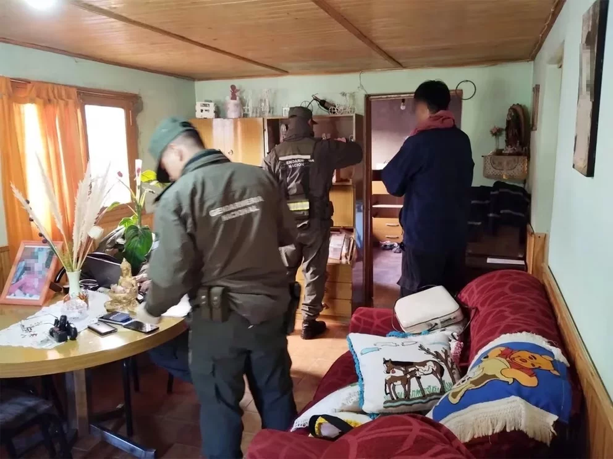 Las víctimas que tenían 9 años y un año y nueves meses cuando fueron abusados sexualmente por sus respectivos padre y madre, ahora tienen 13 y 5 años respectivamente.