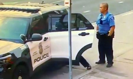 video: las nuevas imagenes de la detencion de george floyd muestran a los agentes forcejeando con el dentro del patrullero video: las nuevas imagenes de la detencion de george floyd muestran a los agentes forcejeando con el dentro del patrullero