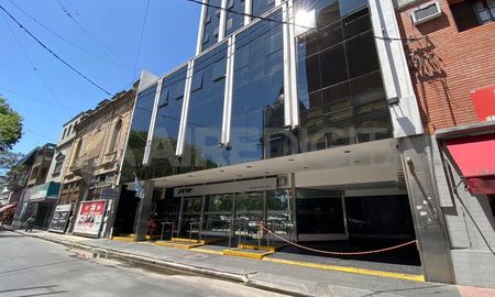 Los fiscales federales sospechan que se cometieron delitos en el proceso de traslado de la exAfip a sus actuales oficinas de Salta al 2700 de la ciudad de Santa Fe. Los fiscales federales sospechan que se cometieron delitos en el proceso de traslado de la exAfip a sus actuales oficinas de Salta al 2700 de la ciudad de Santa Fe.