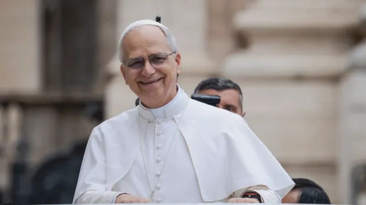 Monseñor Alberto Bochatey aseguró en AIRE que el Papa León XIV tiene deseos de visitar el país y continuar el legado de Francisco.