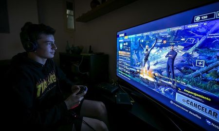 Tencent es una reconocida firma de tecnología con sede en China. Tencent es una reconocida firma de tecnología con sede en China.