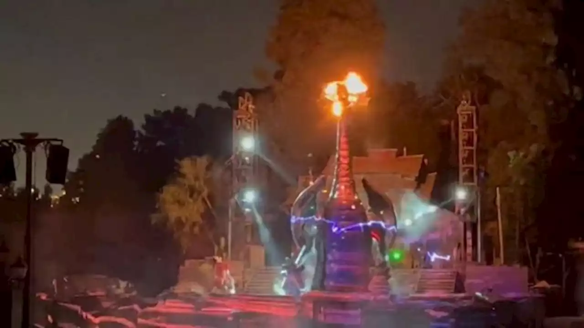 Miedo y susto en Disney: uno de los atractivos se incendió en pleno show y todo el parque fue evacuado