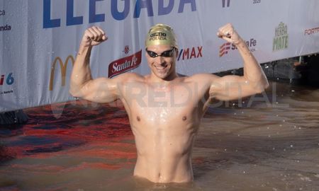 Alessio Occhipinti fue el primero en tocar el pontón de llegada y se transformó en el ganador de la edición N° 47 de la Maratón Santa Fe-Coronda. Alessio Occhipinti fue el primero en tocar el pontón de llegada y se transformó en el ganador de la edición N° 47 de la Maratón Santa Fe-Coronda.