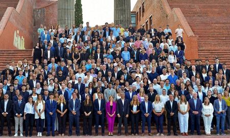 La Libertad Avanza quiere avanzar hacia un sistema unicameral de representación mixta en Santa Fe. La Libertad Avanza quiere avanzar hacia un sistema unicameral de representación mixta en Santa Fe.