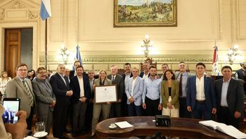 El Senado de Santa Fe brindó un emotivo reconocimiento Gisela Scaglia en su última sesión