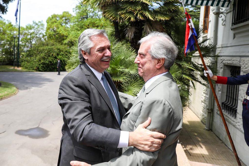 Enorme dolor me causa el fallecimiento de mi muy querido Tabaré Vázquez