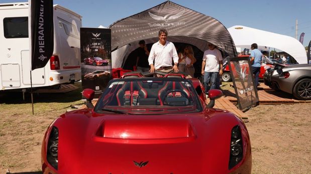 El Salón del Automóvil puso primera en Funes: Es una muestra para todo el país, dijo Santacroce