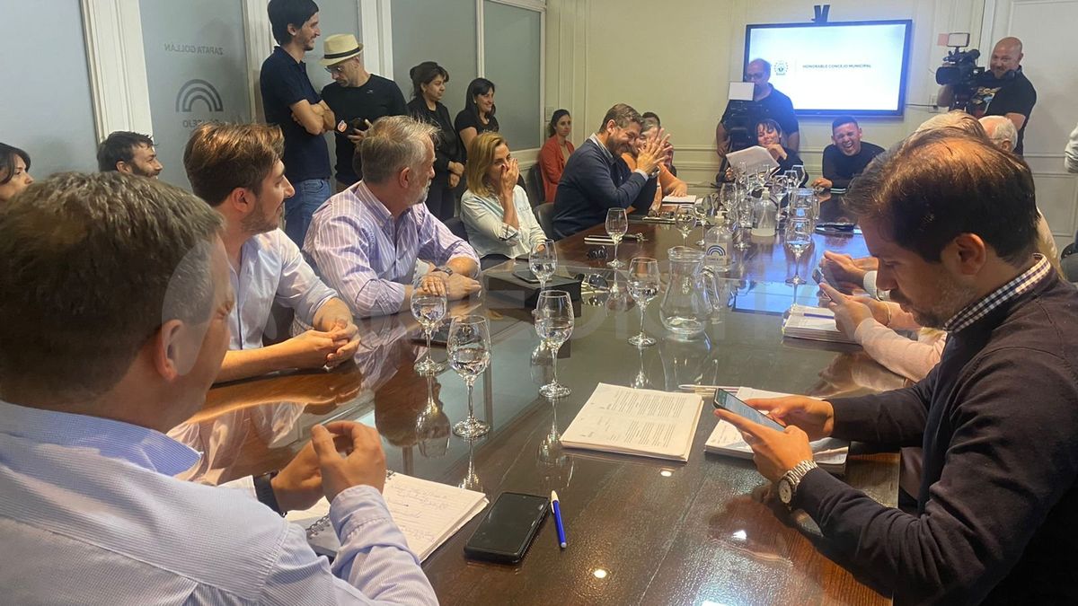 Las reuniones, audiencias y trabajo para la sanción de la nueva ordenanza que regula la actividad nocturna en Santa Fe fue resaltada como muestra del trabajo de articulación y consenso necesarios para llevar adelante la tarea del Concejo.