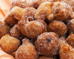 Cómo hacer buñuelos de manzana sin harina ni gluten: la receta sencilla para un postre rico y económico