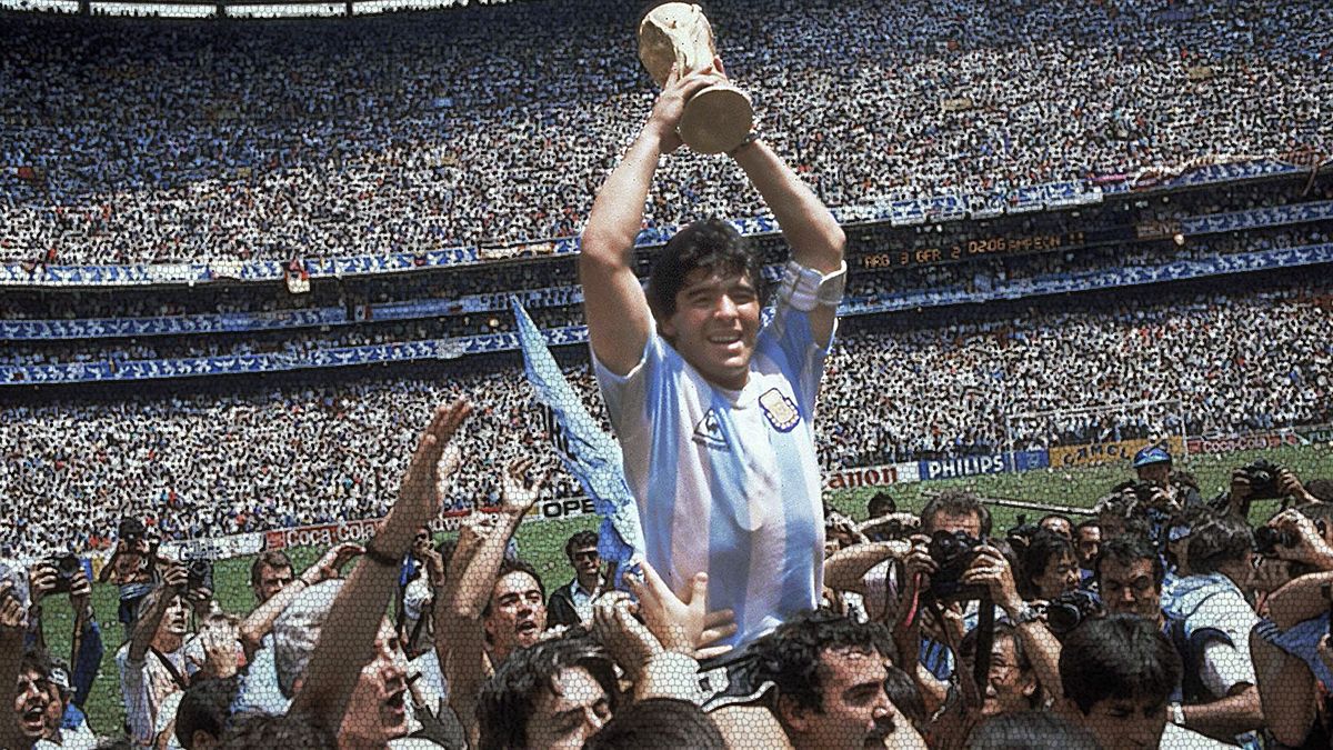 Diego Maradona cumple 60 años y el mundo mantiene vivo su legado futbolístico y guarda el mejor de los recuerdos.