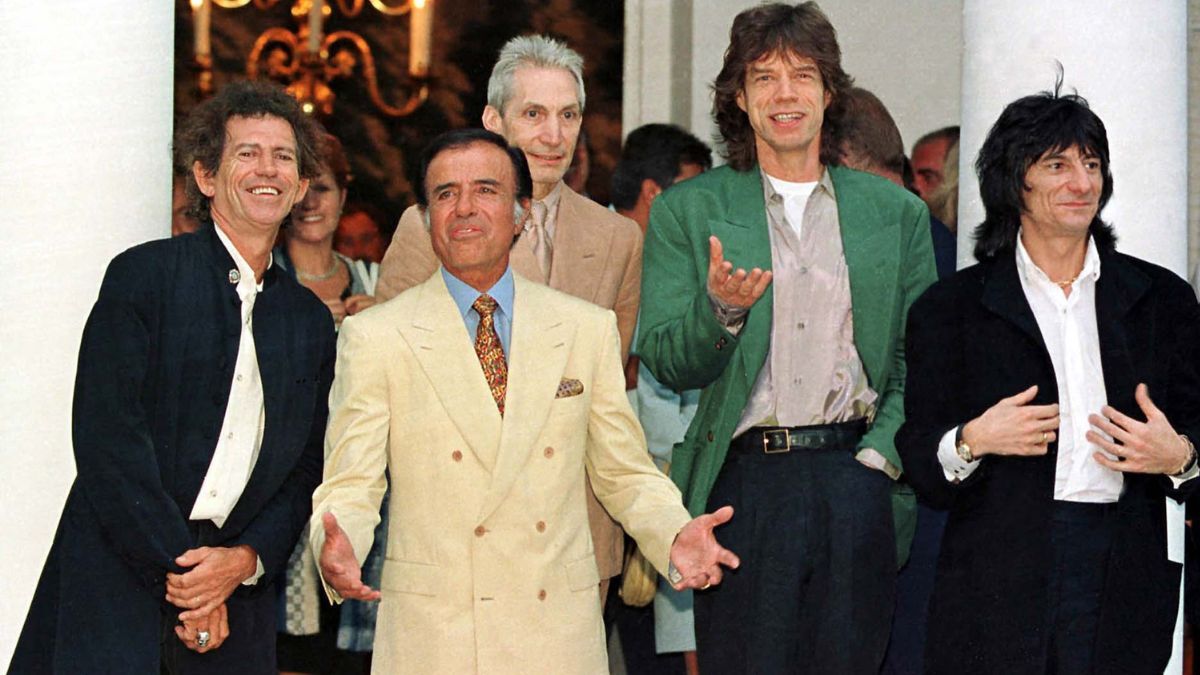 Menem se fotografió con los Rollings Stones durante la primera visita de la banda británica, en 1995. Menem se fotografió con los Rollings Stones durante la primera visita de la banda británica, en 1995.