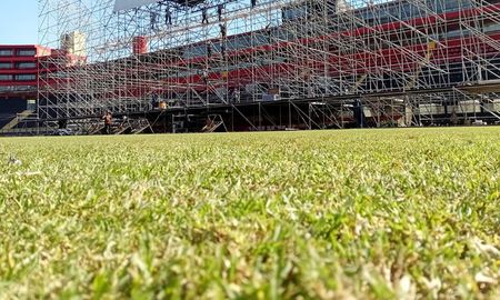 Así quedó el césped de Colón tras el recital de La Renga Así quedó el césped de Colón tras el recital de La Renga