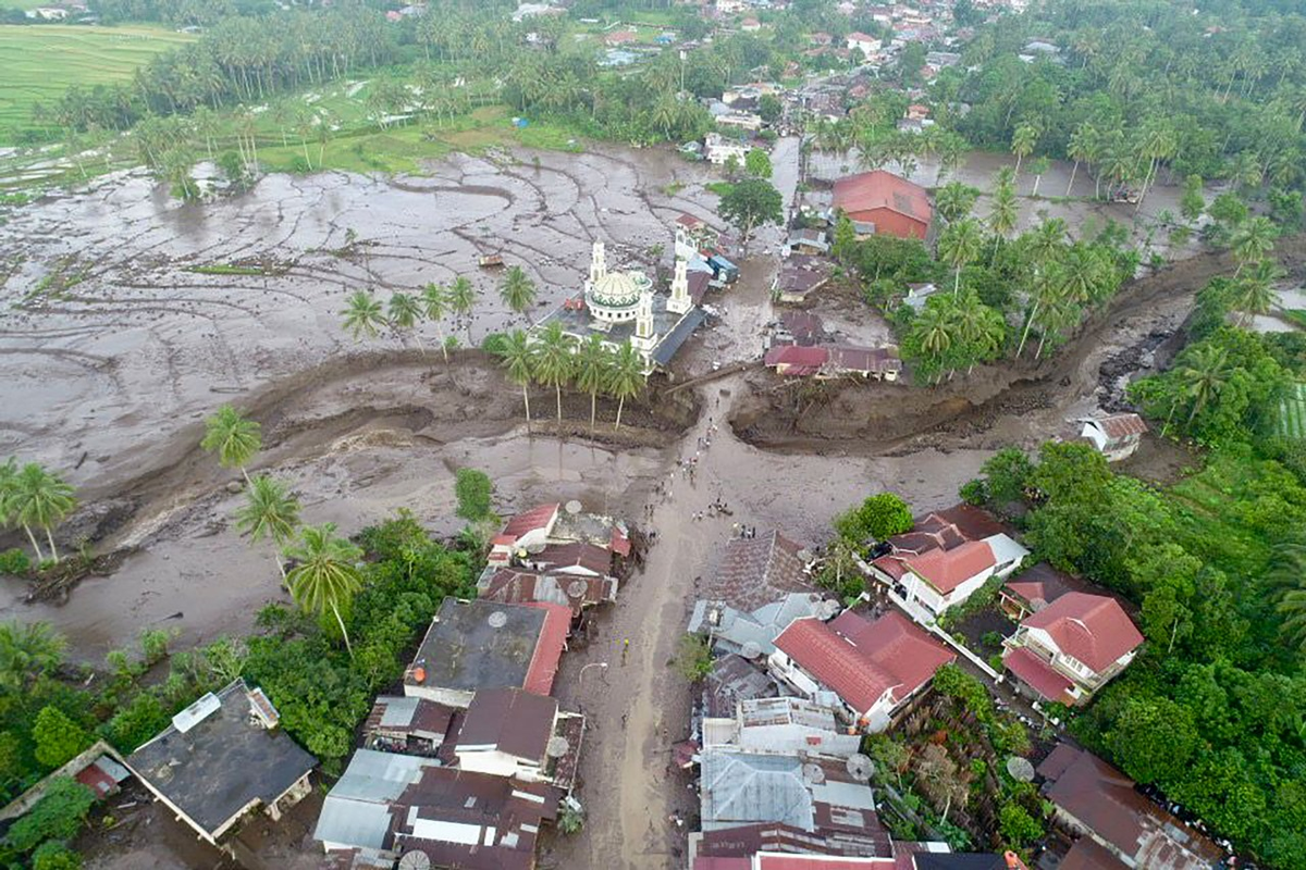 Horror en Indonesia: corrientes de lava fría dejan 43 muertos y 15 desaparecidos