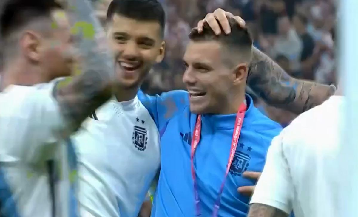 Giovani Lo Celso festejó el pasaje a la final del Mundial Qatar 2022 junto a sus compañeros de la Selección Argentina.