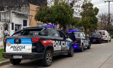 La víctima fatal fue hallado con una herida de bala dentro de un auto Suzuki Fun negro.