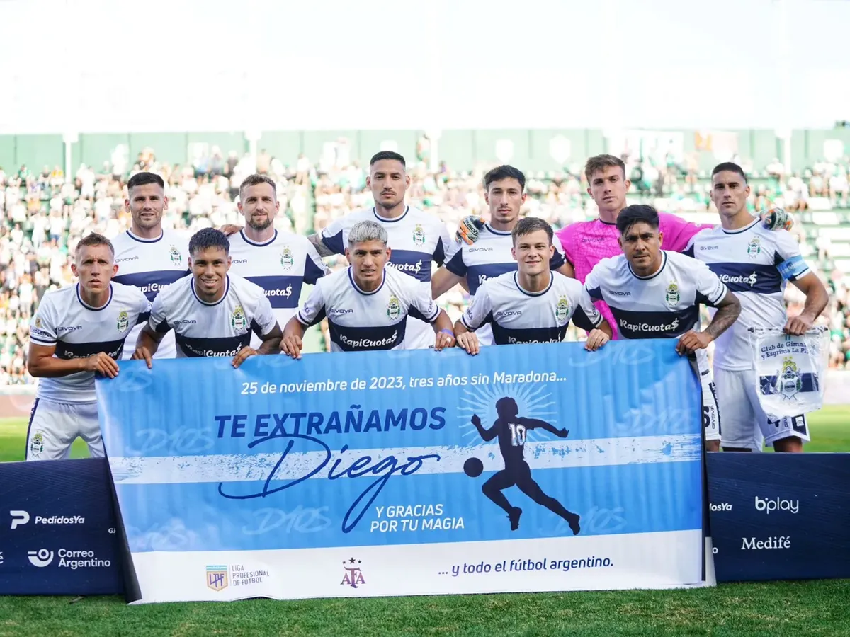 Última formación de Gimnasia en la derrota 0-2 ante Banfield. Última formación de Gimnasia en la derrota 0-2 ante Banfield.