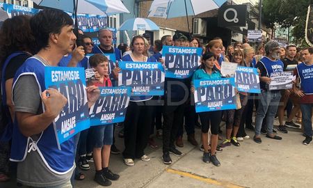 Amsafé convocó a un paro docente para el próximo miércoles. Amsafé convocó a un paro docente para el próximo miércoles.