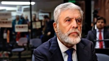 Por Mayoría, la Sala III de la Cámara Federal de Casación Penal concedió este lunes la prisión domiciliaria al exministro de Planificación Federal, Julio De Vido.