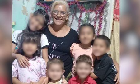 Alicia vivió en un rancho en barrio Centenario, levantó su casa con ayuda del Movimiento Los Sin Techo y ahora armará una caja navideña con la ayuda de sus nietos. Alicia vivió en un rancho en barrio Centenario, levantó su casa con ayuda del Movimiento Los Sin Techo y ahora armará una caja navideña con la ayuda de sus nietos.