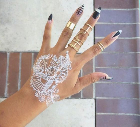 La moda de los tatuajes blancos se impone en el body art