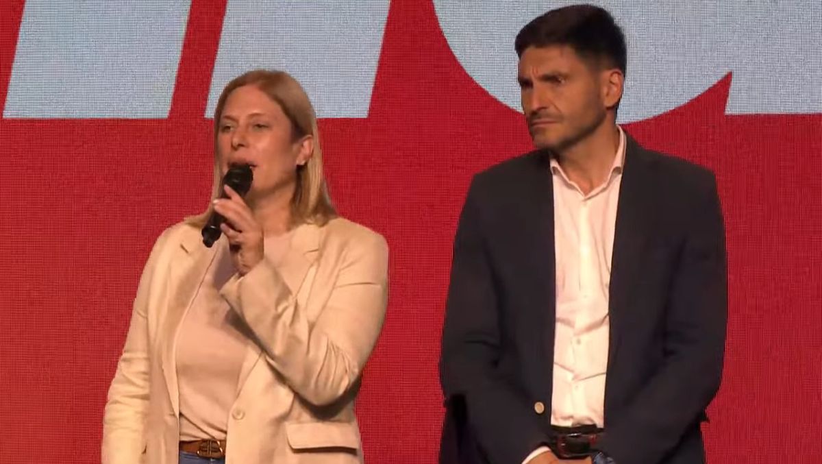 La ahora diputada nacional Gisela Scaglia habló junto al gobernador Maximiliano Pullaro. La ahora diputada nacional Gisela Scaglia habló junto al gobernador Maximiliano Pullaro.