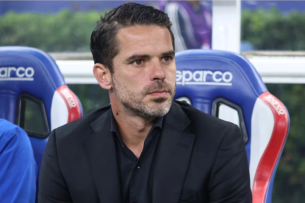 Fernando Gago dejó de ser el técnico de Chivas de Guadalajara y tiene todo listo para convertirse en el nuevo técnico de Boca. Fernando Gago dejó de ser el técnico de Chivas de Guadalajara y tiene todo listo para convertirse en el nuevo técnico de Boca.