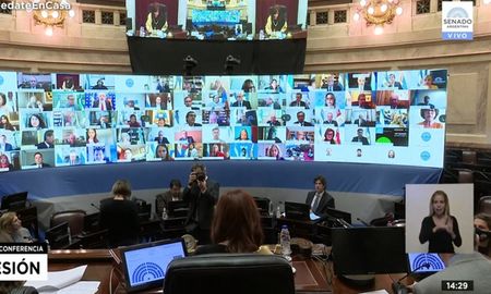 La principal bancada de la oposición, acompañada por algunos de sus aliados del Interbloque Federal, había aprovechado antes su número para bloquear el tratamiento de los proyectos de ley sobre Alquileres y sobre Educación a Distancia. La principal bancada de la oposición, acompañada por algunos de sus aliados del Interbloque Federal, había aprovechado antes su número para bloquear el tratamiento de los proyectos de ley sobre Alquileres y sobre Educación a Distancia.