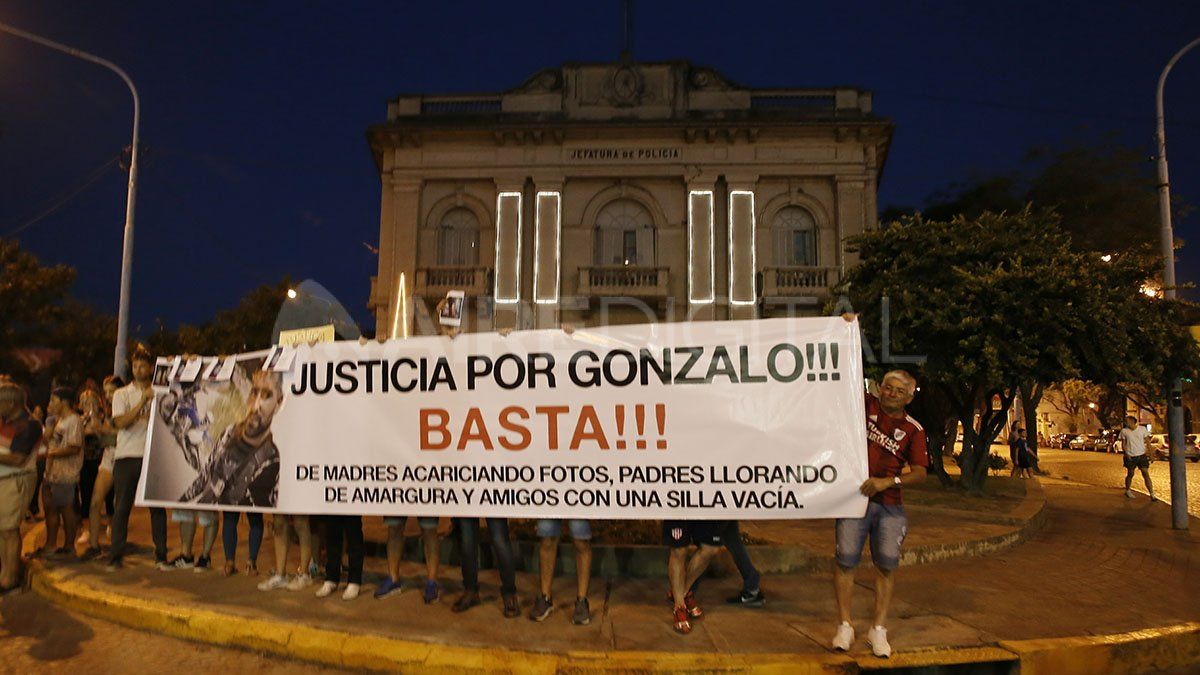 Miles de vecinos de Rafaela se movilizaron contra la inseguridad y pidieron justicia por la muerte de Gonzalo Glaria.